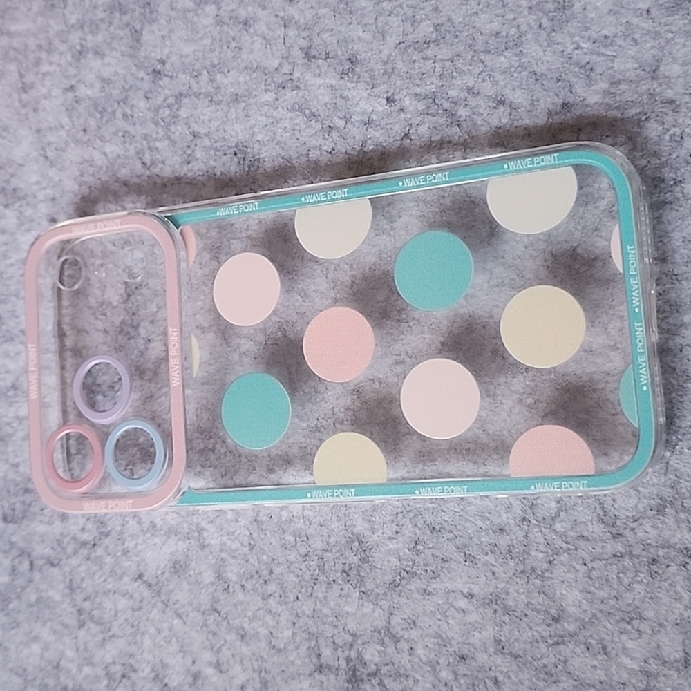 Brand new Apple IPhone 17 Pro Max Polka Dots Silicone Phone case